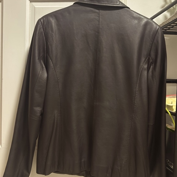 Worthington Lambskin Brown Leather Jacket with Zip-Up Closure and Casual Style - Picture 4 of 12